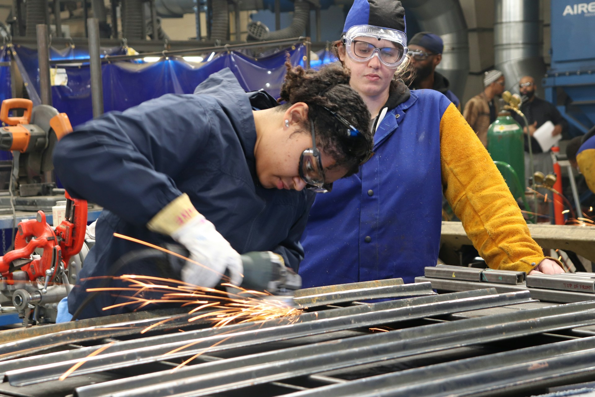 7 Ways Small Businesses Can Recruit Skilled Trades Online